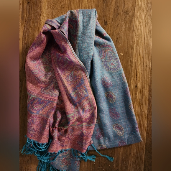 Multi colored scarf - Picture 1 of 1